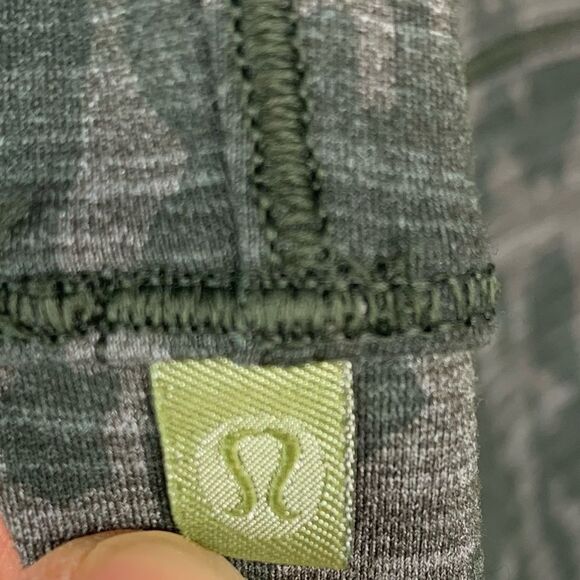 Lululemon women’s Power Pivot Cropped Tank Training Top no size tag - Picture 3 of 4